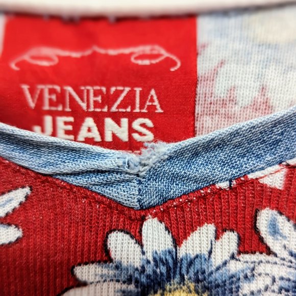 Cute Floral Venezia Jeans Red Daisy Top - Picture 4 of 4